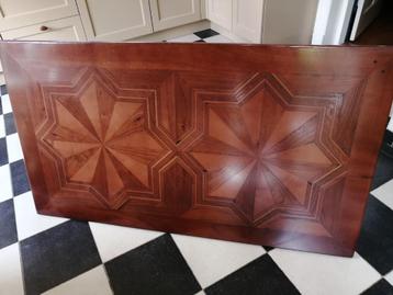 mooie ingelegde salontafel beschikbaar voor biedingen