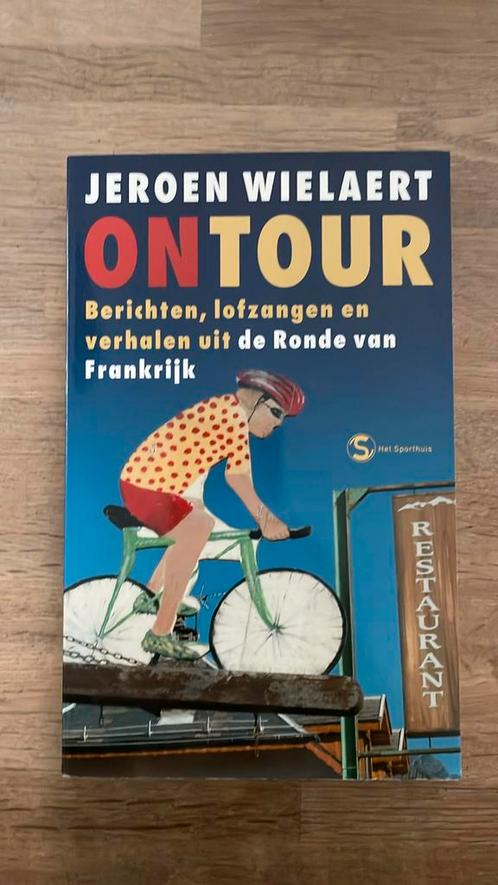 J. Wielaert - On Tour, Boeken, Literatuur, Zo goed als nieuw, Nederland, Ophalen of Verzenden