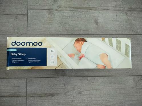 doomoo Baby Sleep – zijligkussen / side positioner, Kinderen en Baby's, Overige Kinderen en Baby's, Zo goed als nieuw, Ophalen of Verzenden