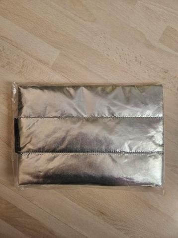 Zilver Sephora toilettas beschikbaar voor biedingen