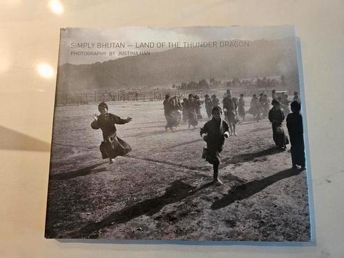 Simply Bhutan – Land of the Thunder Dragon (Justina Han, har, Boeken, Kunst en Cultuur | Fotografie en Design, Zo goed als nieuw
