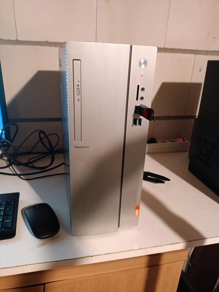 Lenovo desktop, Computers en Software, Barebones, Ophalen of Verzenden