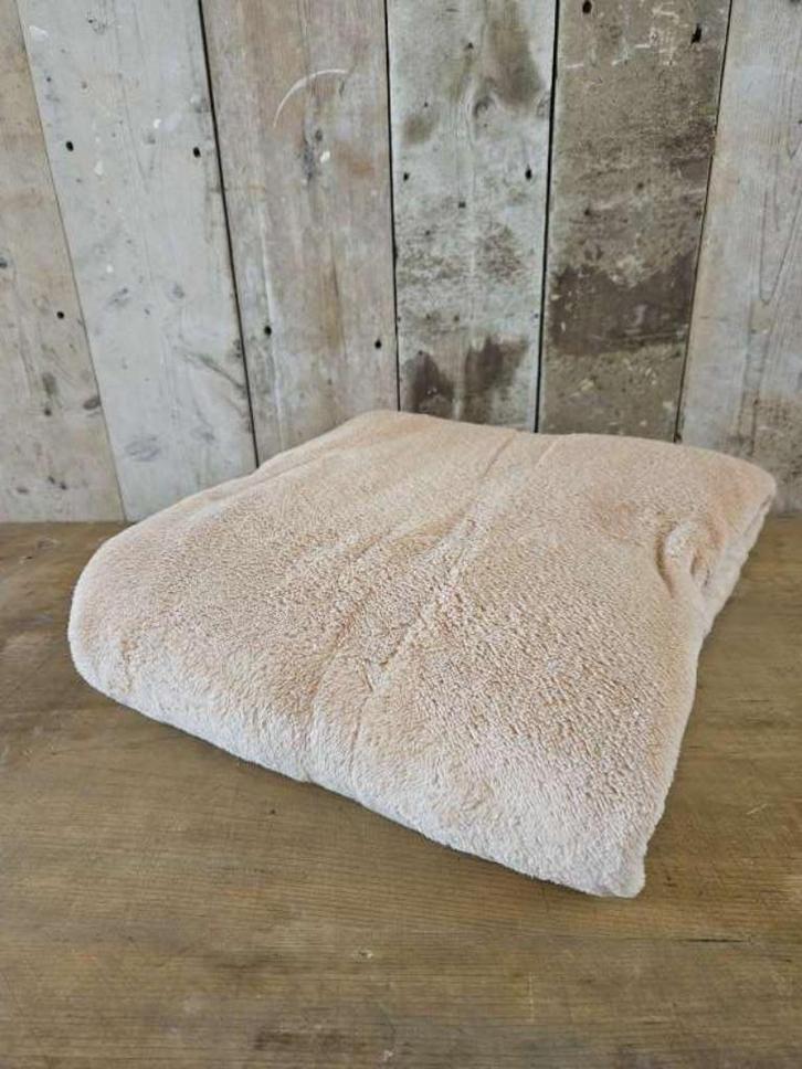 plaid``zalm roze``WOONWINKEL RUSTIEK``, Huis en Inrichting, Woonaccessoires | Plaids en Woondekens, Nieuw, Ophalen of Verzenden