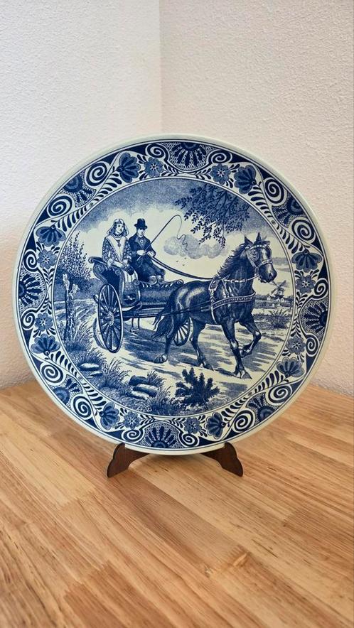 Ovale Wandplaat - Delfts Blauw Koets Tafereel, Antiek en Kunst, Antiek | Schalen, Ophalen of Verzenden