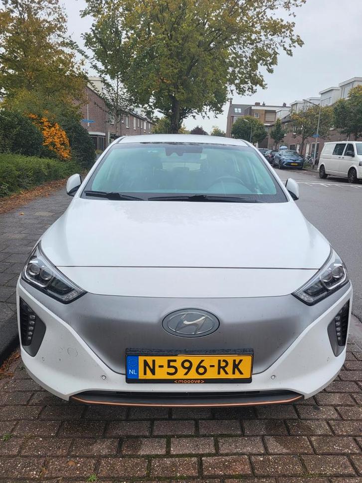 Hyundai IONIQ EV 120 pk Aut. 2020 Wit, Auto's, Hyundai, Particulier, IONIQ, Elektrisch, Hatchback, Automaat, Geïmporteerd, Wit