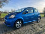 Toyota Aygo 2009 / AIRCO / Nieuwe APK, Auto's, Voorwielaandrijving, Stof, Zwart, Airbags