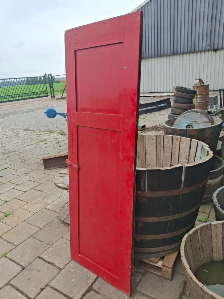 2 oude deuren, paneel/glad, blauw-rood, zie foto's-omschrijv, Doe-het-zelf en Verbouw, Deuren en Horren, Gebruikt, Binnendeur