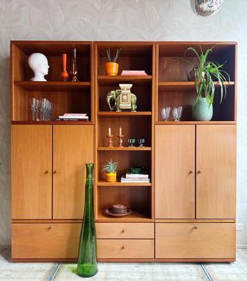 Vintage Hulsta wandmeubel / wandkast / buffetkast / boeken beschikbaar voor biedingen