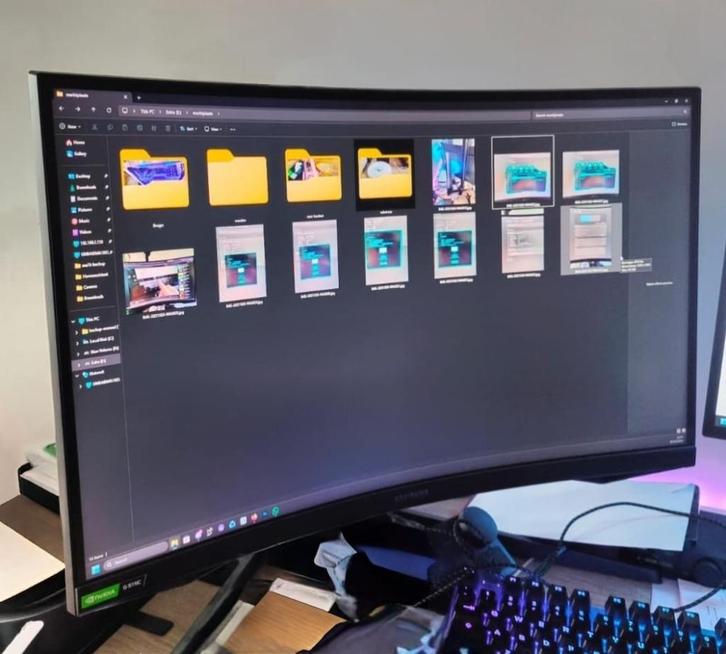 Samsung Odyssey G7 LC27G75TQSR - QHD VA Curved 240Hz, Computers en Software, Monitoren, Zo goed als nieuw, 201 Hz of meer, DisplayPort