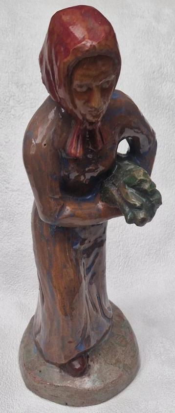 Sculptuur Sprokkelvrouwtje Sieraardewerk PETRI Tegelen gesig beschikbaar voor biedingen