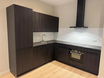 Complete Moderne Hoekkeuken + Apparatuur + GEDEMONTEERD beschikbaar voor biedingen