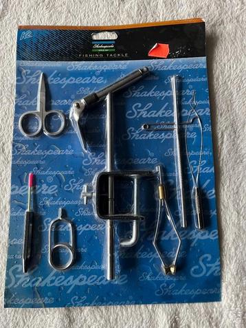 adv 128 / NIEUW 1 blister vicee set/ gereedschapset beschikbaar voor biedingen