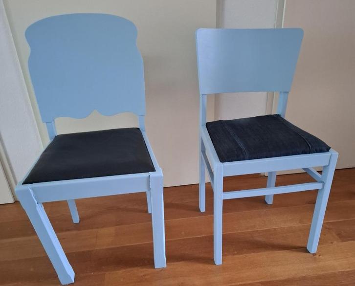 Blauw/grijze stoelen oud model nieuwe kleur 2 stuks, Huis en Inrichting, Stoelen, Gebruikt, Twee, Hout, Kunststof, Stof, Blauw