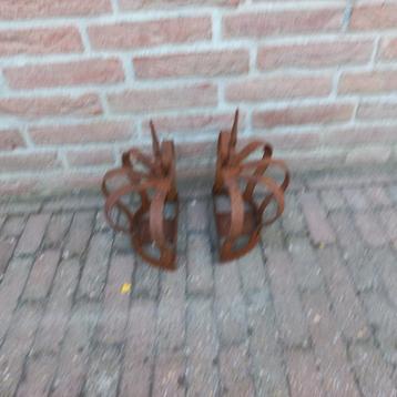 Stalen Sierkroontjes - Set van 2 beschikbaar voor biedingen