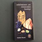 Anneke Huyser - Edelstenen- en mineralen boekje, Boeken, Anneke Huyser, Spiritualiteit algemeen, Ophalen of Verzenden, Zo goed als nieuw