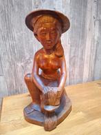 Houten beeld van Balinese vrouw, Antiek en Kunst, Ophalen of Verzenden