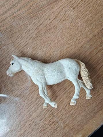 Wit paard van Sleich  beschikbaar voor biedingen
