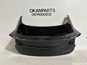 Tesla Model 3 achterklep beschikbaar voor biedingen