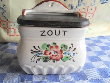 oude zoutpot/ keukenpot zout/ zoutbak porselein beschikbaar voor biedingen