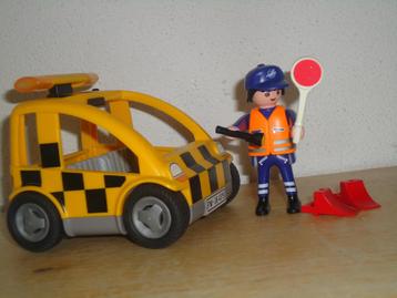  	 Vliegveld auto follow me car Playmobil 4319  beschikbaar voor biedingen