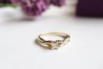 Twisted Solitair | 14 Karaat Gouden Ring Met Diamant