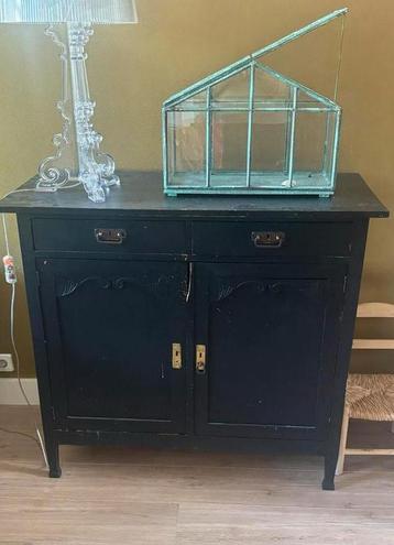 Prachtige vintage commode beschikbaar voor biedingen