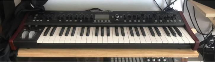 Behringer Deepmind 12, Muziek en Instrumenten, Synthesizers, Zo goed als nieuw, 49 toetsen, Overige merken, Met midi-aansluiting