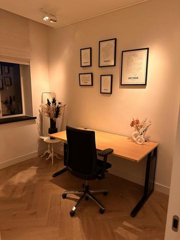Konig + Neurath Bureau te koop (licht beschadigd) beschikbaar voor biedingen