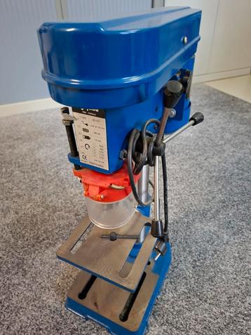 Kolomboormachine Agojama 8E107 beschikbaar voor biedingen