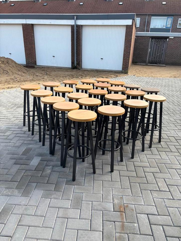 Grote partij barkrukken - 20 + 2, Huis en Inrichting, Barkrukken, Gebruikt, 60 tot 90 cm, Metaal, 5 krukken of meer, Met voetsteun