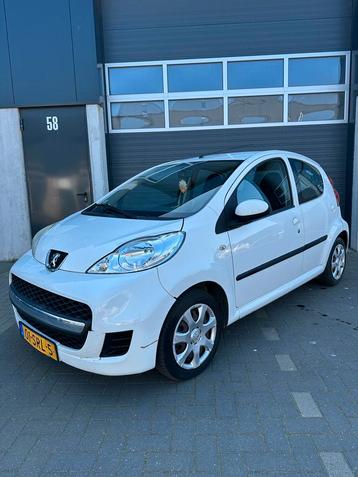 Peugeot 107 1.0 12V 5DR 2011 Wit beschikbaar voor biedingen