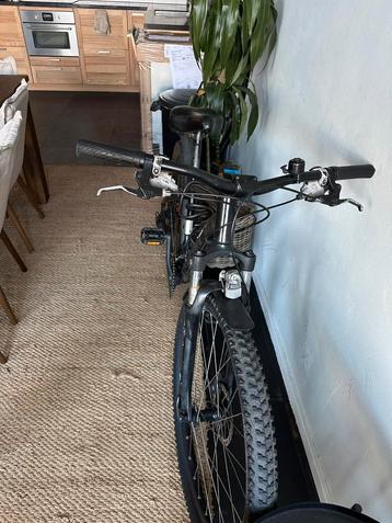 Stoere mountainbike beschikbaar voor biedingen
