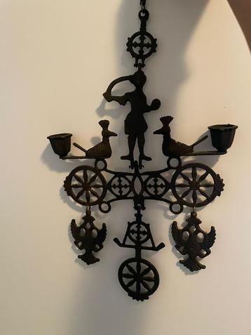 Antiek Gietijzeren Ornament beschikbaar voor biedingen