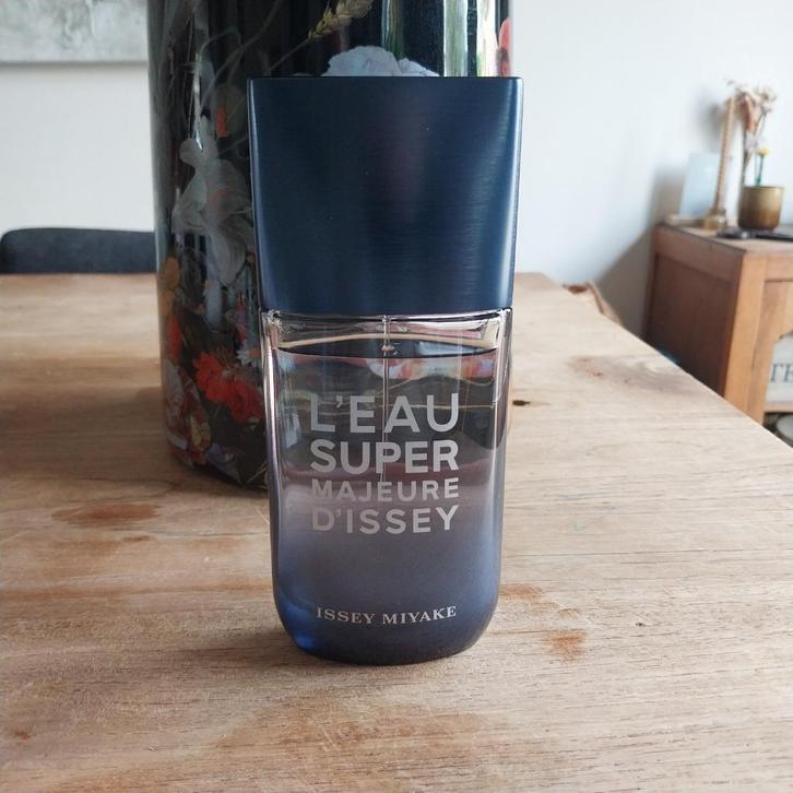 Issey Miyake L'eau Super Majeure 100 ml edt intense, Sieraden, Tassen en Uiterlijk, Uiterlijk | Parfum, Nieuw, Ophalen of Verzenden