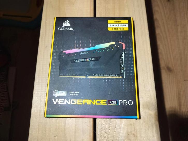 Corsair Vengeance RGB Pro DDR4 2x8GB 3200 MHz (16GB) RAM, Computers en Software, RAM geheugen, Gebruikt, Desktop, 16 GB, DDR4