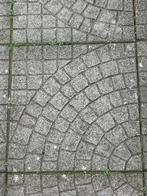 Betontegels 50x50 gratis ophalen +/- 105 stuks, Tuin en Terras, Ophalen, Zo goed als nieuw, Minder dan 10 meter