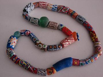 Etnische Krobo ketting grote zware poederglas kralen. beschikbaar voor biedingen