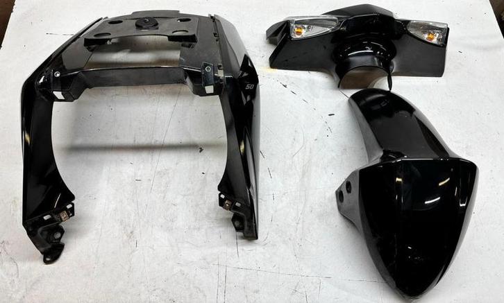 Veel onderdelen Sym New Xpro 2022, Fietsen en Brommers, Brommeronderdelen | Scooters, Gebruikt, SYM, Kap, Ophalen of Verzenden