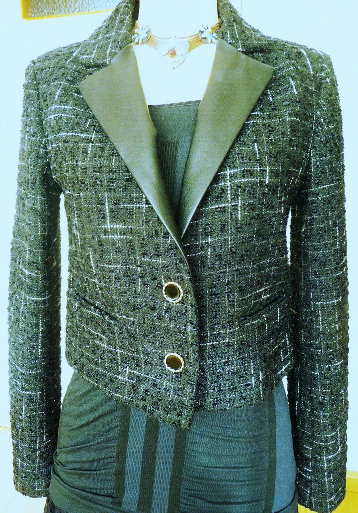 Mooi en chique jasje van LUI JO, Kleding | Dames, Jasjes, Kostuums en Pakken, Nieuw, Maat 36 (S), Zwart, Ophalen of Verzenden