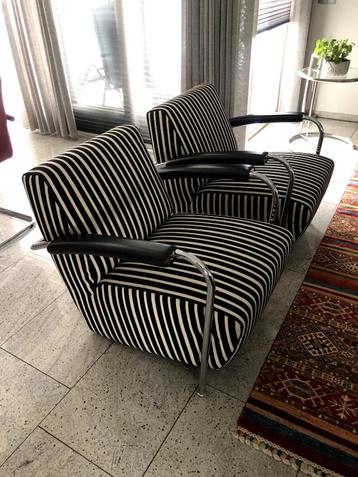 Leolux Scylla fauteuils zwart/wit gestreept. PRIJS PER STUK beschikbaar voor biedingen