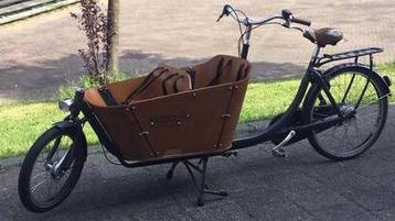 Bakfiets in nieuwstaat 4 persoons  beschikbaar voor biedingen