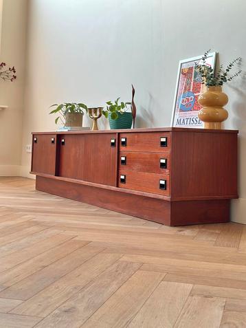 Vintage dressoir lowboard teak jout jaren 50/60 beschikbaar voor biedingen