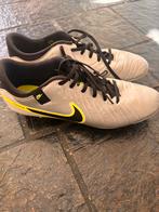 Nike Tiempo Voetbalschoenen Maat 45, Kleding | Heren, Schoenen, Overige kleuren, Sportschoenen, Ophalen of Verzenden, Zo goed als nieuw
