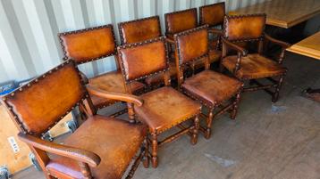 8 antieke Engels lederen stoelen beschikbaar voor biedingen