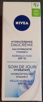 NIVEA Hydraterende Dagcrème met SPF15, Sieraden, Tassen en Uiterlijk, Uiterlijk | Gezichtsverzorging, Ophalen of Verzenden, Nieuw