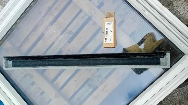 2x VELUX Dakraam, Doe-het-zelf en Verbouw, Glas en Ramen, Zo goed als nieuw, Dakraam, 120 tot 160 cm, Dubbelglas, Ophalen of Verzenden