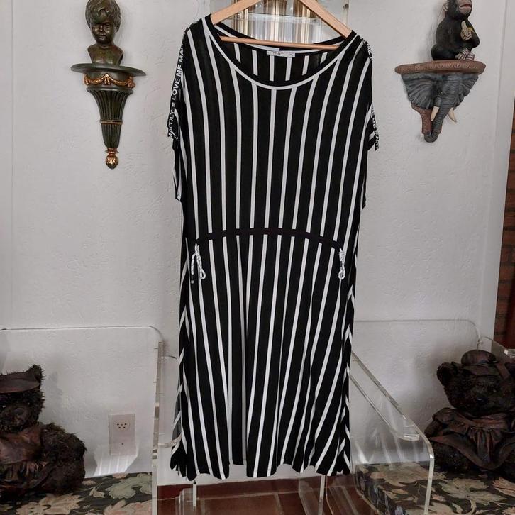 Jurk van het merk Mat Fashion.  Maat L. (50/52), Kleding | Dames, Grote Maten, Zo goed als nieuw, Jurk, Zwart, Verzenden