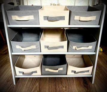 Speegoed Opberg kastje .. nette staat beschikbaar voor biedingen