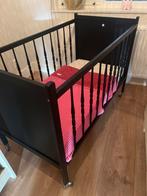 Frans baby ledikantje zwart op wieltjes, Ophalen, Gebruikt, Ledikant