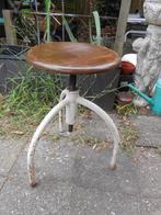 Prachtig vintage (industrieel) krukje jaren 60'70", Antiek en Kunst, Ophalen